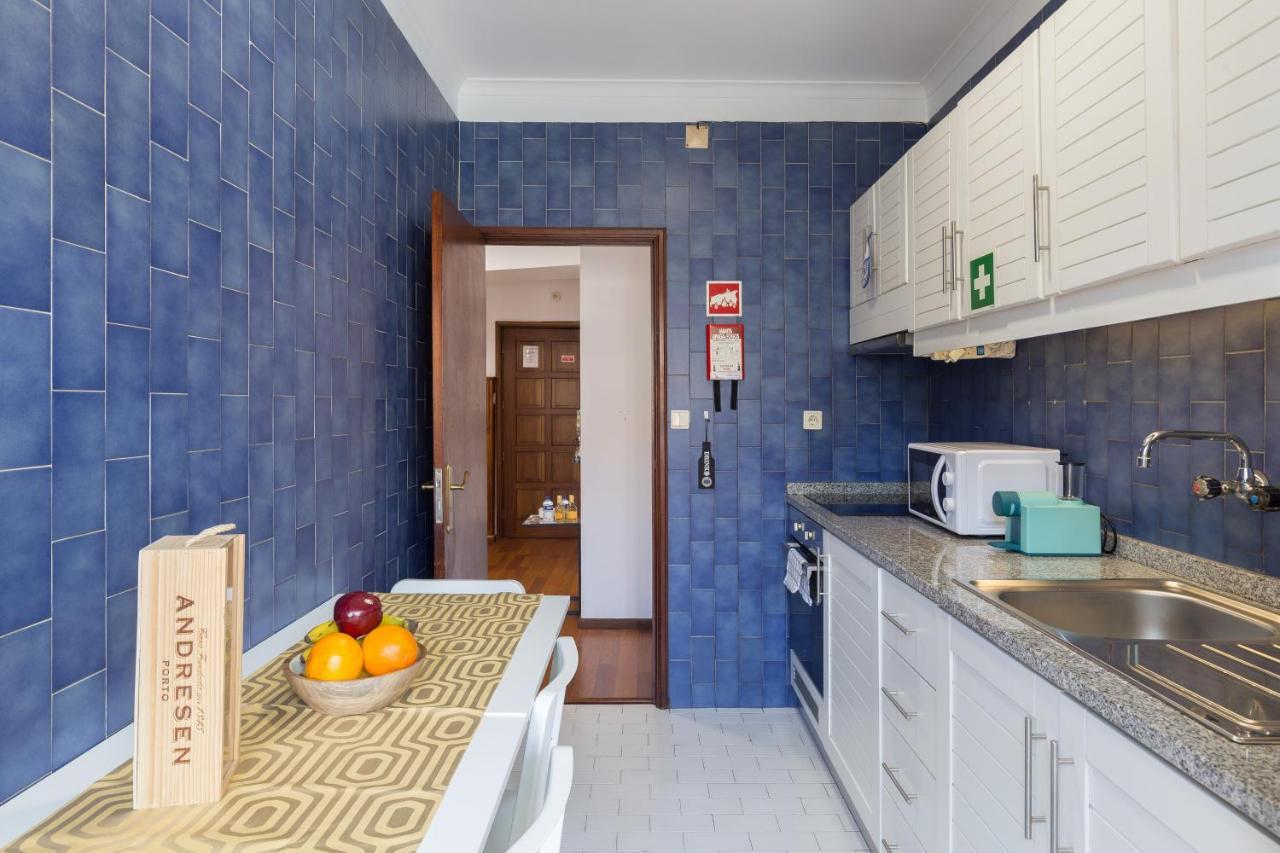 Host Wise - Comfy Bright Flats With Netflix * Oporto